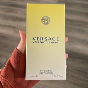 Versace Yellow Diamonds Perfumed Body Lotion